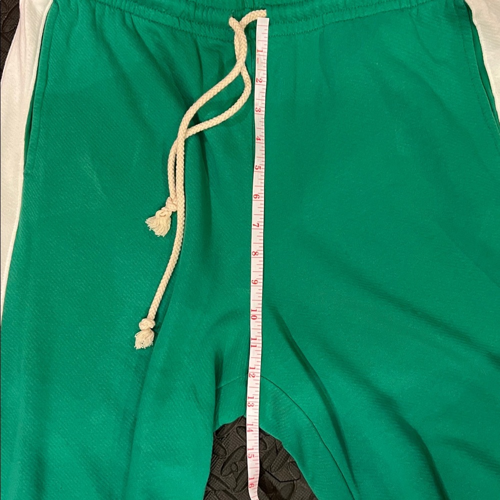 Universal Thread Sweatshirt, Tee, and Sweatpants - Picture 10 of 15